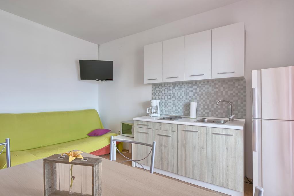 Apartments Veruda Porat Pula Exterior photo