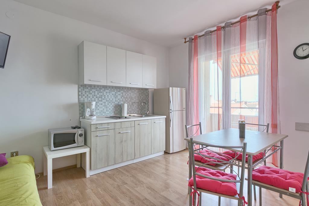 Apartments Veruda Porat Pula Exterior photo